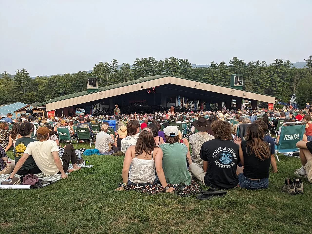 Crowd Outlaw Music Festival Tour BankNH Pavilion 108 Kimball Road Gilford NH August 2025 01