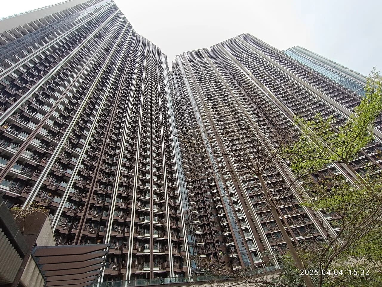 HK SKD LOHAS Park FV LP6 residential building facade April 2025 R12S 01